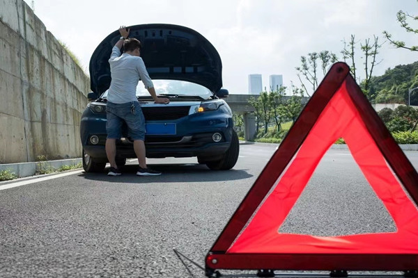 高速没油救援需要多少费用_高速公路没有油了救援_高速没油救援